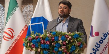 شستا ظرفیت های پولی و مالی خود و شرکت های تابعه اش را در اختیار بانک رفاه قرار دهد (+فیلم)